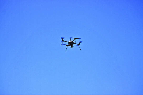 Il drone a 4 eliche di Arvatec.