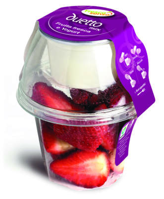 Duetto Mix, la confezione con frutta fresca e yogurt naturale, uno spuntino sano e pronto al consumo